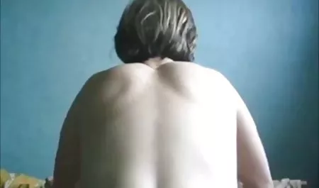 Nikki besplatni seks video Sims bawić się z królikiem