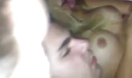 Jest gorący i wilgotny wieczór sex tube po polsku po upalnym dniu